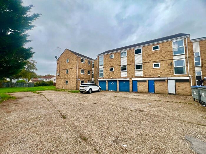 2 Bedroom Flat To Rent In Wood Close, Southampton, Hampshire, SO19