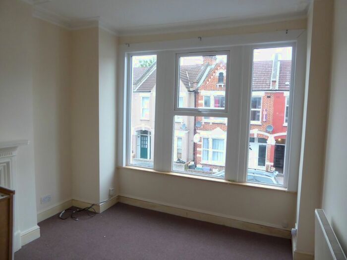 3 Bedroom Maisonette To Rent In Tynemouth Road, Tooting Junction, CR4