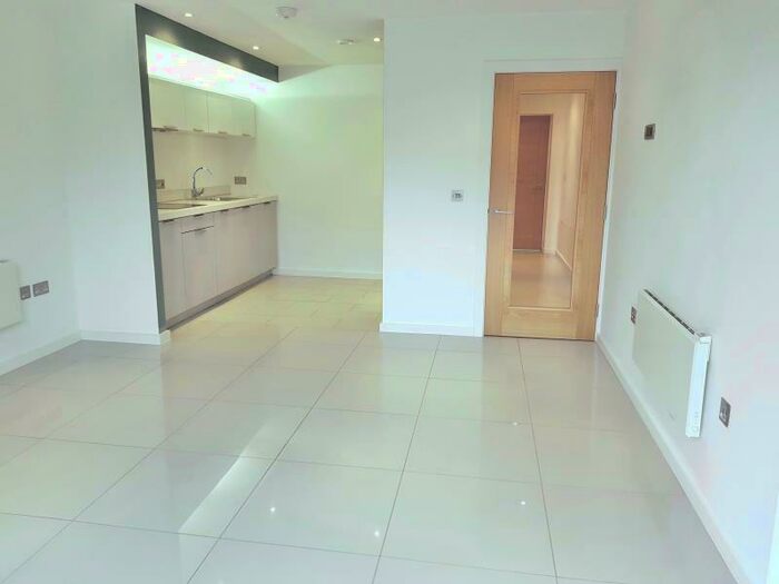 2 Bedroom Apartment To Rent In Apt . :: Ice Plant, M4