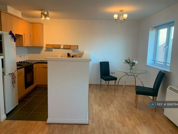 2 Bedroom Flat To Rent In Hunts' Cross Village, Liverpool, L24