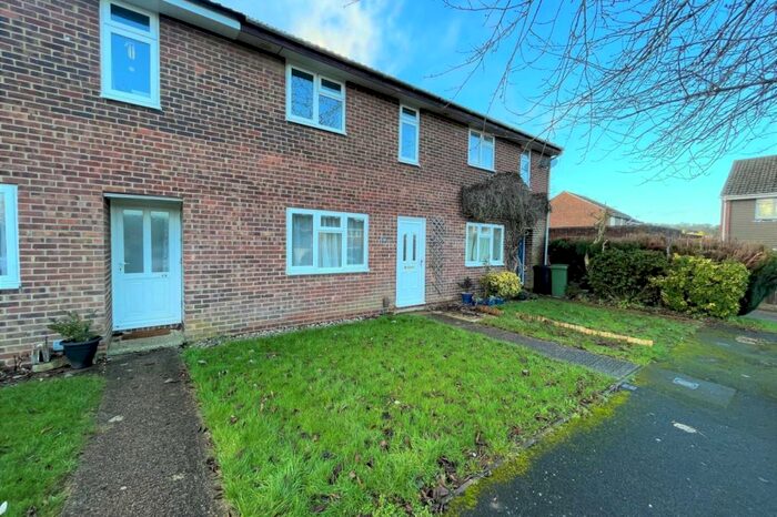 3 Bedroom Terraced House To Rent In Badger Farm, SO22