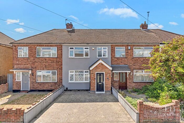 3 Bedroom Terraced House For Sale In Harlow Road, Rainham, RM13