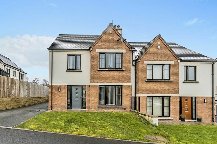 4 Bedroom Semi-Detached House For Sale In Bishops Green, Banbridge, BT32