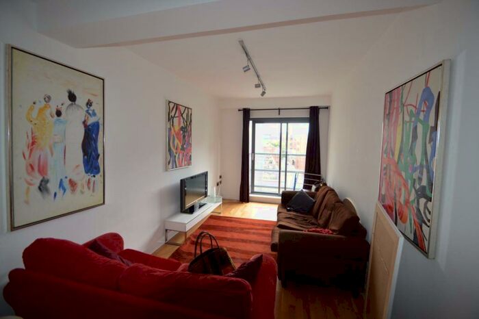 2 Bedroom Flat To Rent In Oldham Road, Manchester, M4