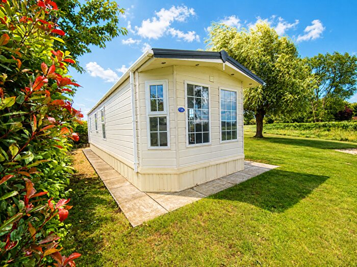 2 Bedroom Mobile Home For Sale In Heron Cottage, Frostley Gate, PE12