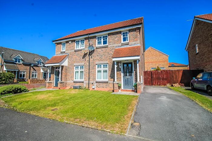 2 Bedroom Semi-Detached House For Sale In Penyghent Way, Mayfield, Washington, NE37