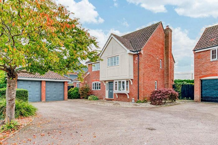 4 Bedroom Detached House For Sale In Kingswood Avenue, Taverham, NR8