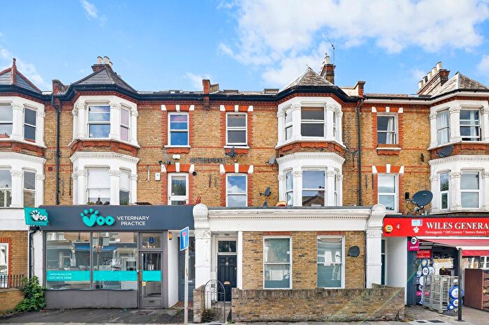 2 Bedroom Flat For Sale In Barmouth Road, Wandsworth, SW18