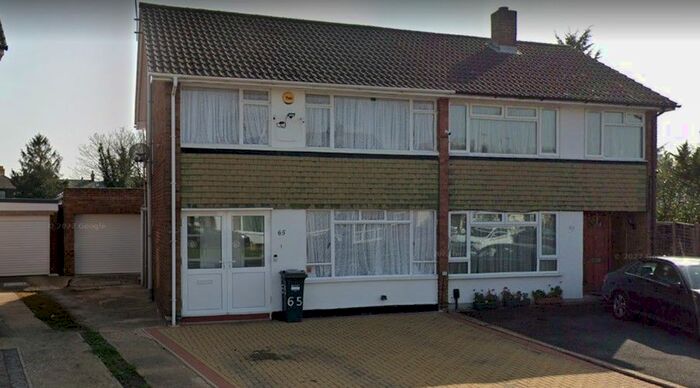 4 Bedroom Semi-Detached House To Rent In Park Way, Feltham, London, TW14