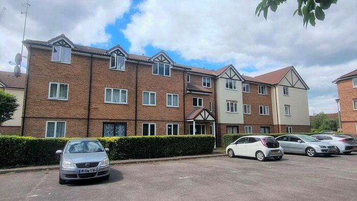 2 Bedroom Flat To Rent In Raven Close, London, NW9