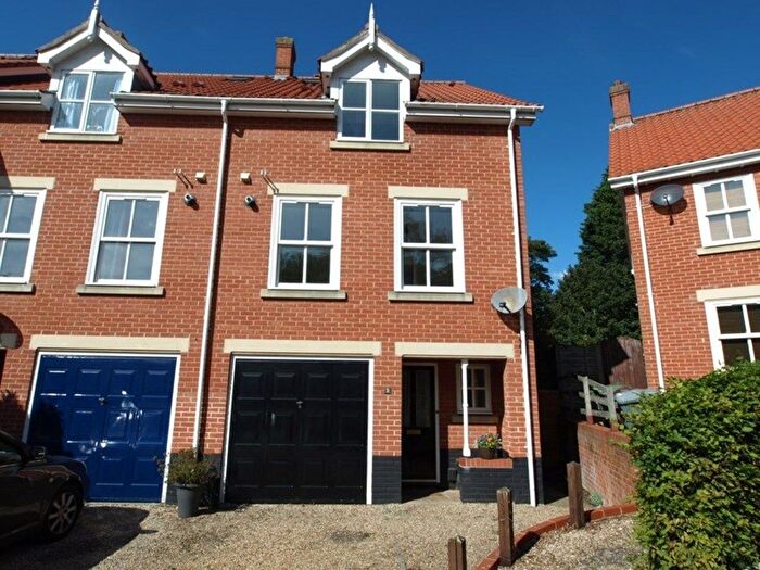 4 Bedroom Town House To Rent In Earnshaw Court, Thorpe St. Andrew, Norwich, NR7