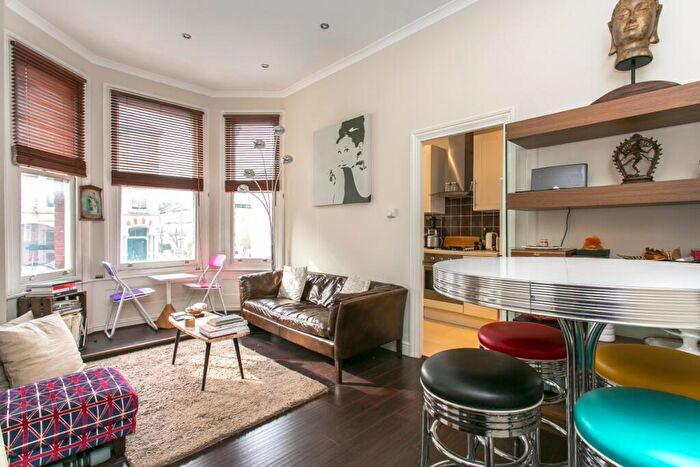 1 Bedroom Apartment To Rent In Battersea Rise London, SW11