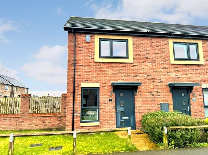 2 Bedroom End Of Terrace House For Sale In Parisi Way, Pocklington, York, YO42