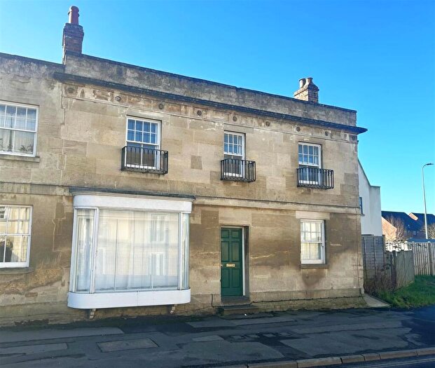 1 Bedroom Flat For Sale In London Road, Chippenham, SN15