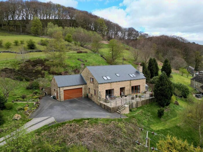 3 Bedroom Detached House For Sale In "Cartgate" House, Todmorden, OL14