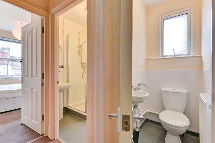 6 Bedroom Terraced House To Rent In Whippingham Road, BN2