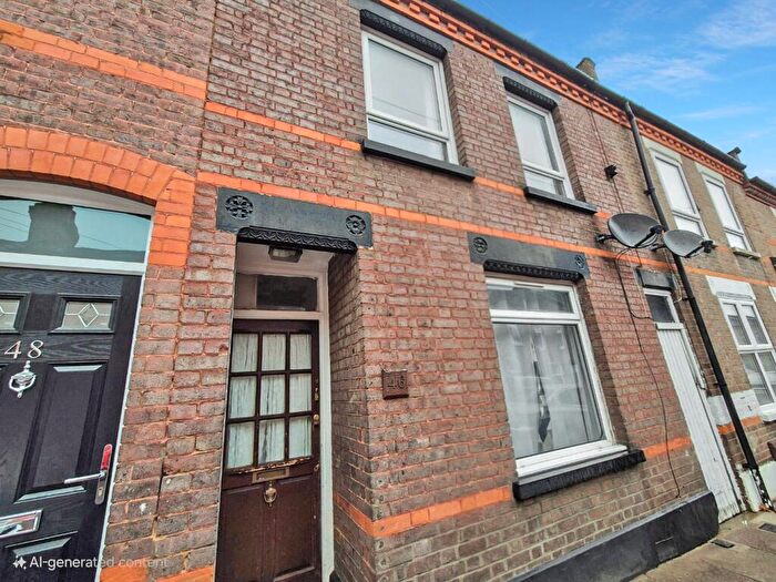 4 Bedroom Terraced House For Sale In Cambridge Street, Luton, Bedfordshire, LU1