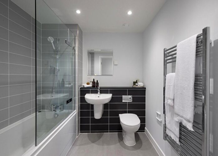 1 Bedroom Flat To Rent In The Courtyard Circus Street, BN2