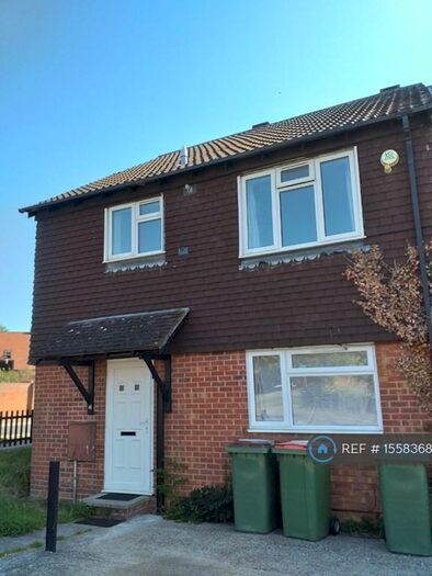 2 Bedroom Flat To Rent In Calcot, Reading, RG31