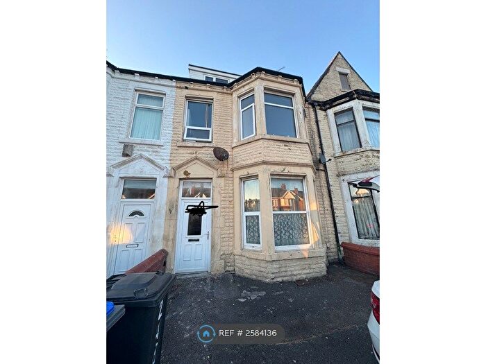 2 Bedroom Flat To Rent In Waterloo Road, Blackpool, FY4