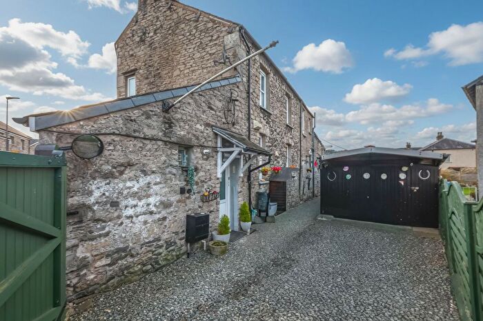 3 Bedroom Semi-detached House For Sale In Appleby Road, Kendal, LA9