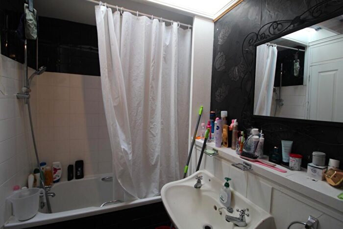 2 Bedroom Apartment To Rent In Camden House, Marlowes, Hemel Hempstead, Hertfordshire, HP1