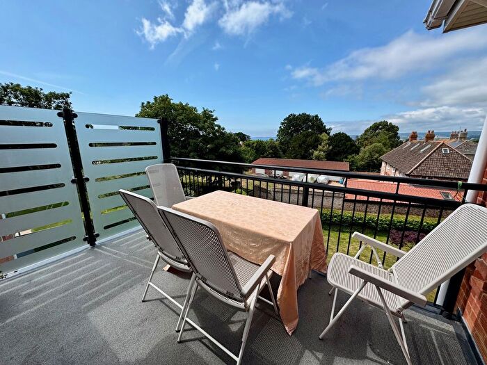 2 Bedroom Flat To Rent In Elwyn Road, Exmouth, EX8