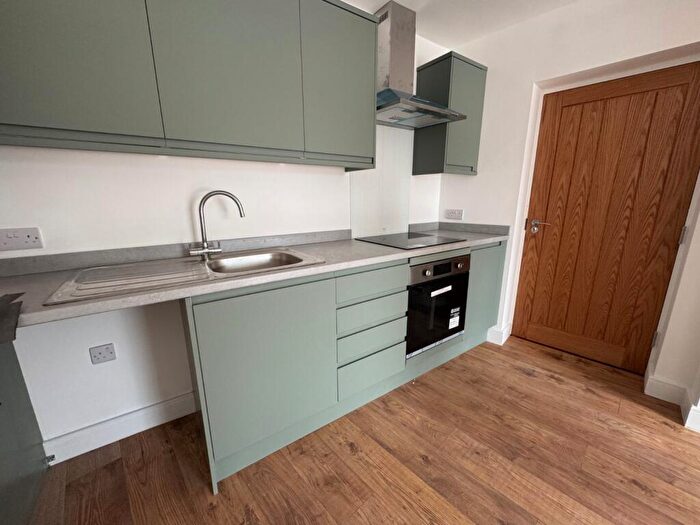 2 Bedroom Flat To Rent In Market Place, Bingham, Nottingham, Nottinghamshire, NG13