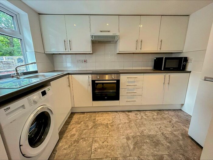 6 Bedroom Terraced House To Rent In Mabfield Road, Manchester, Greater Manchester, M14