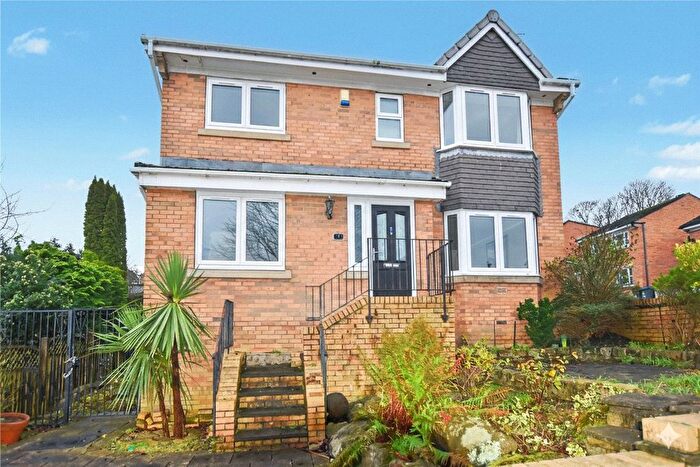 4 Bedroom Detached House For Sale In Cavalier Drive, Apperley Bridge, Bradford, West Yorkshire, BD10