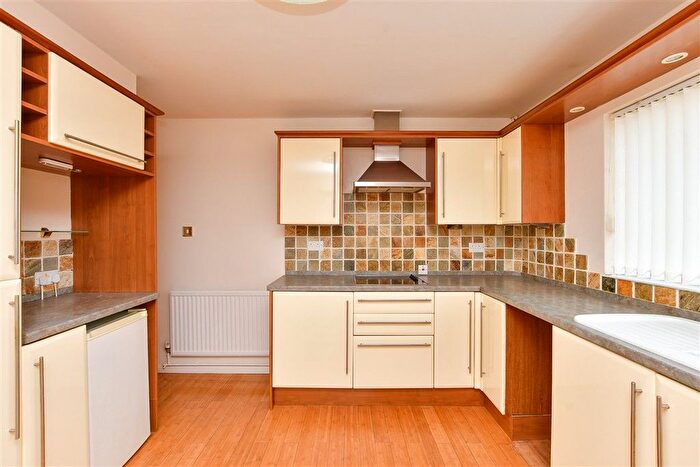 3 Bedroom Detached Bungalow For Sale In Palmerston Avenue, Broadstairs, Kent, CT10