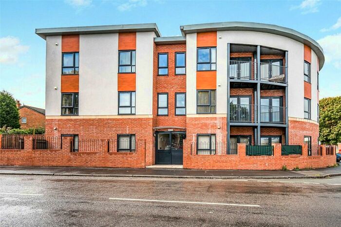 2 Bedroom Flat To Rent In Whitehall Road, Tipton, West Midlands, DY4