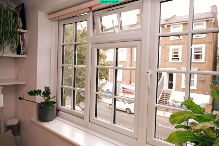 1 Bedroom Flat For Sale In Gables Close, London, SE5