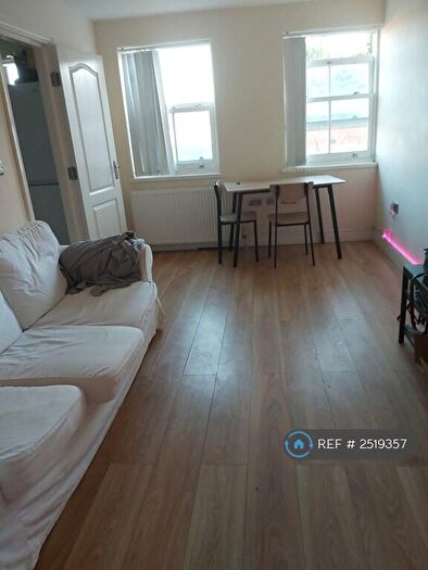 2 Bedroom Flat To Rent In Coventry Road, Digbeth, Birmingham, B10