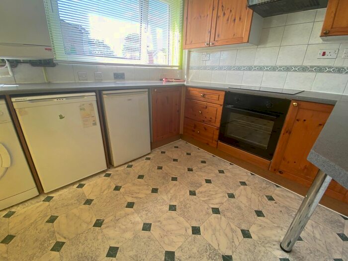 2 Bedroom Flat To Rent In Clive Road, Feltham, TW14