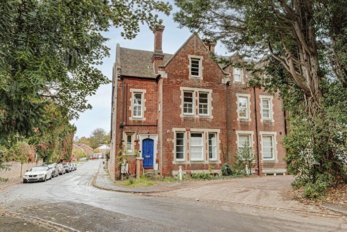 3 Bedroom Flat For Sale In New Dover Road, Canterbury, CT1