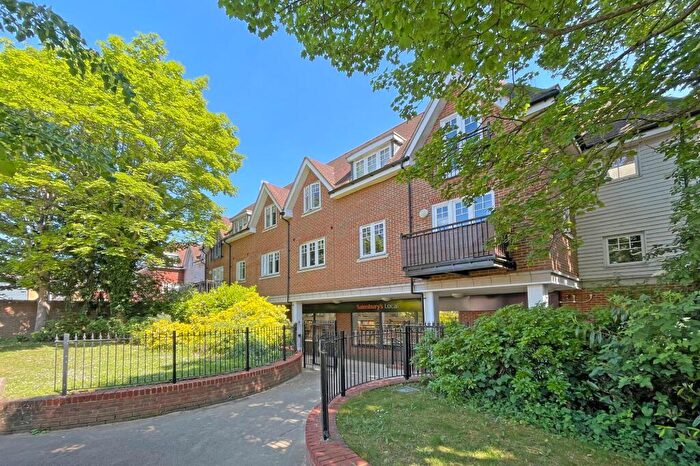 1 Bedroom Apartment For Sale In Cheam Road, Epsom, KT17