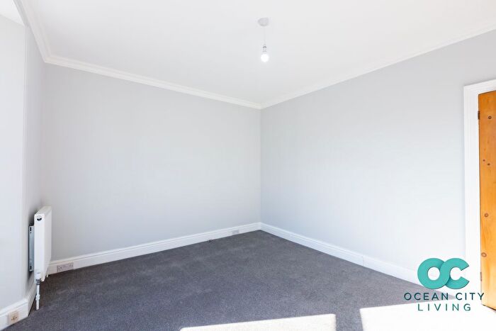 2 Bedroom Flat To Rent In Beechwood Avenue, Plymouth, PL4
