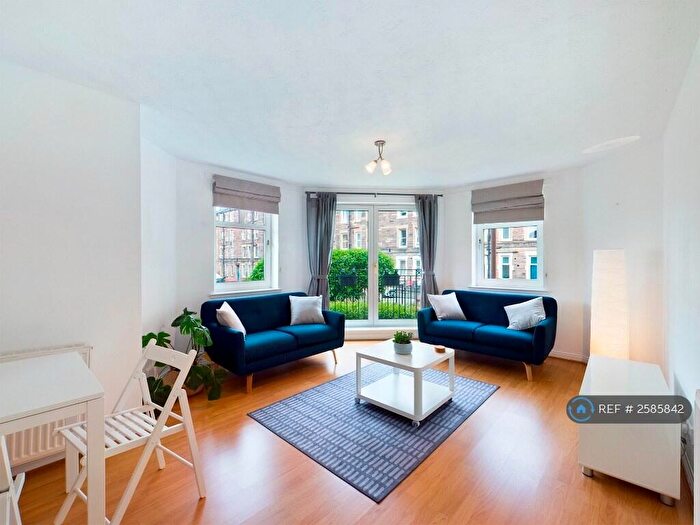 2 Bedroom Flat To Rent In Sinclair Gardens, Edinburgh, EH11