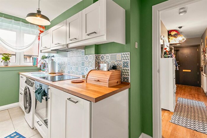 2 Bedroom Flat For Sale In Lesmuir Drive, Glasgow, G14