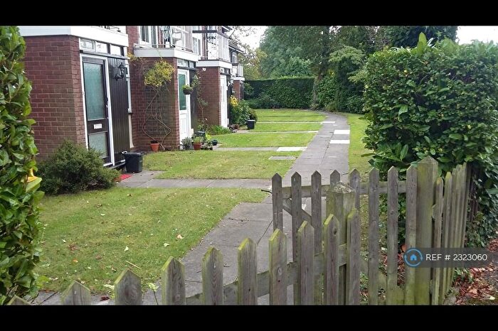 1 Bedroom Flat To Rent In Westfield Park, Pinner, HA5