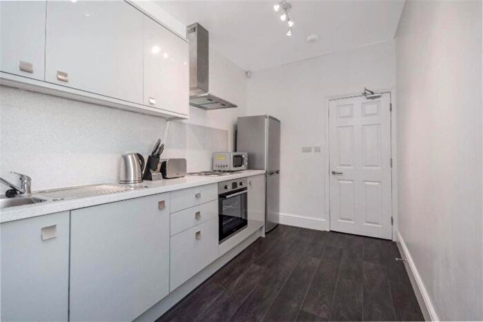 1 Bedroom Flat To Rent In Bedroom Property In Bath Road, Bristol, BS4