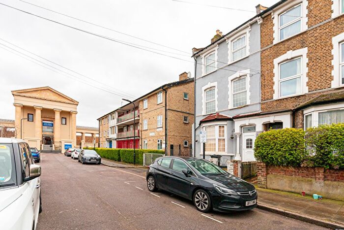 4 Bedroom Terraced House To Rent In Linscott Road, London, E5