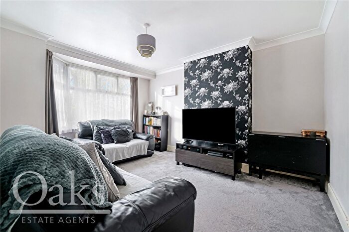 2 Bedroom Maisonette For Sale In Birchanger Road, South Norwood, SE25