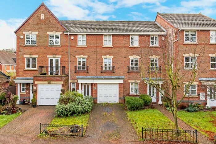 4 Bedroom Town House To Rent In Tresham Drive, Grappenhall, Warrington WA4