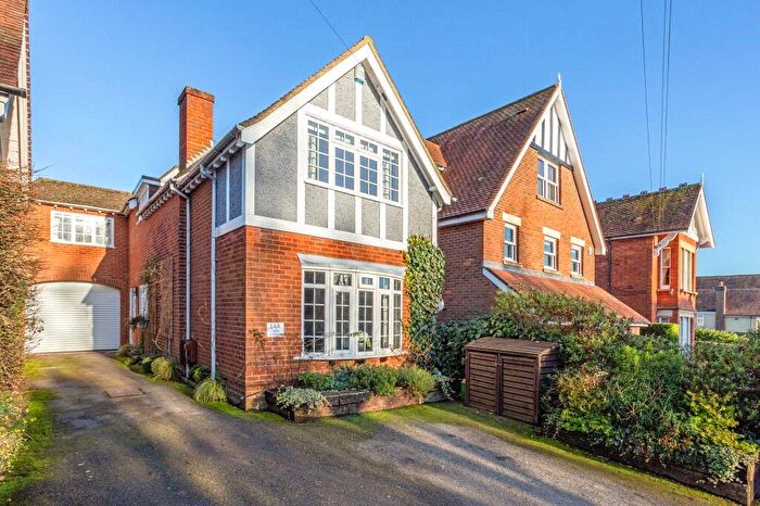 3 Bedroom Detached House To Rent In Kirkwick Avenue, Harpenden, Hertfordshire, AL5