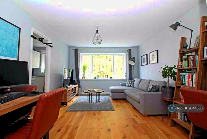 1 Bedroom Flat To Rent In Green Acres, Croydon, CR0