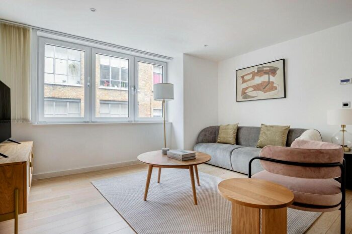 2 Bedroom Apartment To Rent In Britannia Walk, London, N1