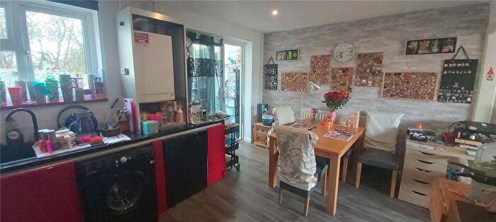 3 Bedroom Terraced House For Sale In Circular Road, Denton, Manchester, Greater Manchester, M34