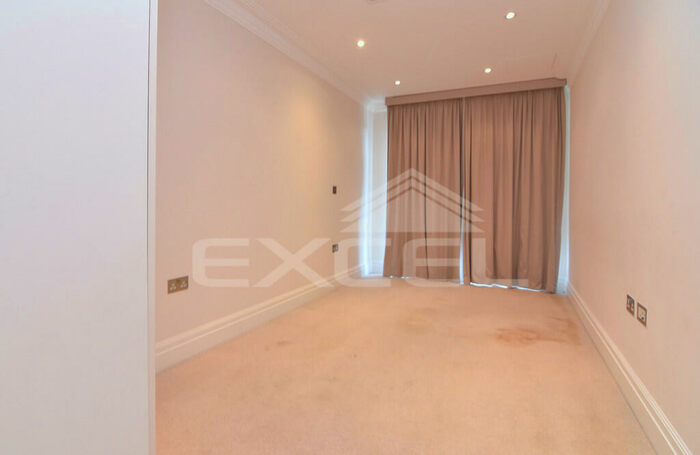 2 Bedroom Cottage To Rent In Station Road, Finchley Central, London, N3